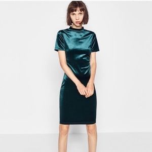 Zara Velvet Dress in Emerald Green/ Size M